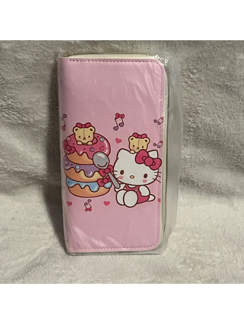 Hello Kitty pink zip wallet